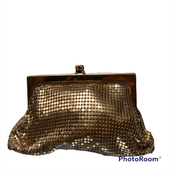 Whiting and Davis gold mesh small purse - Picture 3 of 10